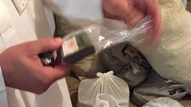 1.1447653-1049452167