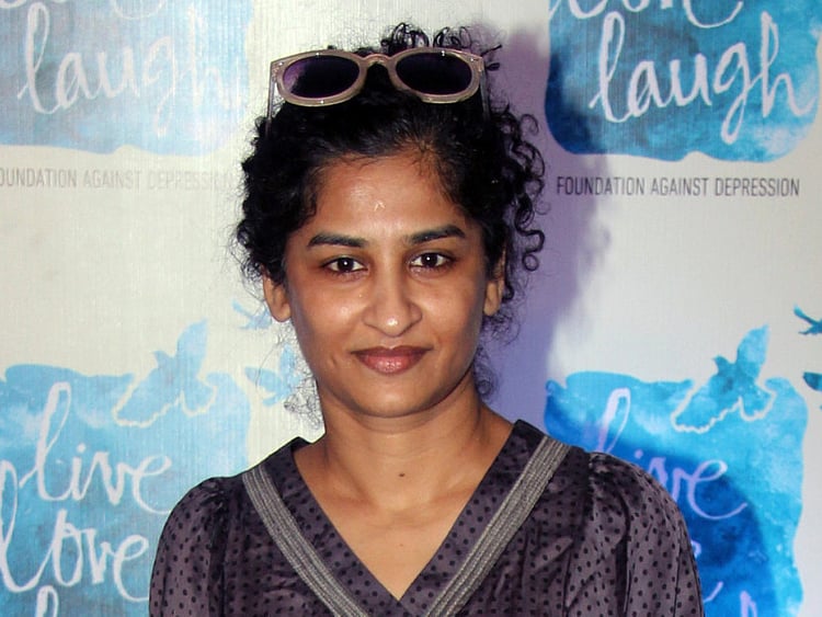 1.1598601-2553196518