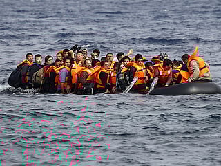 Over 100 refugees land on British base in Cyprus