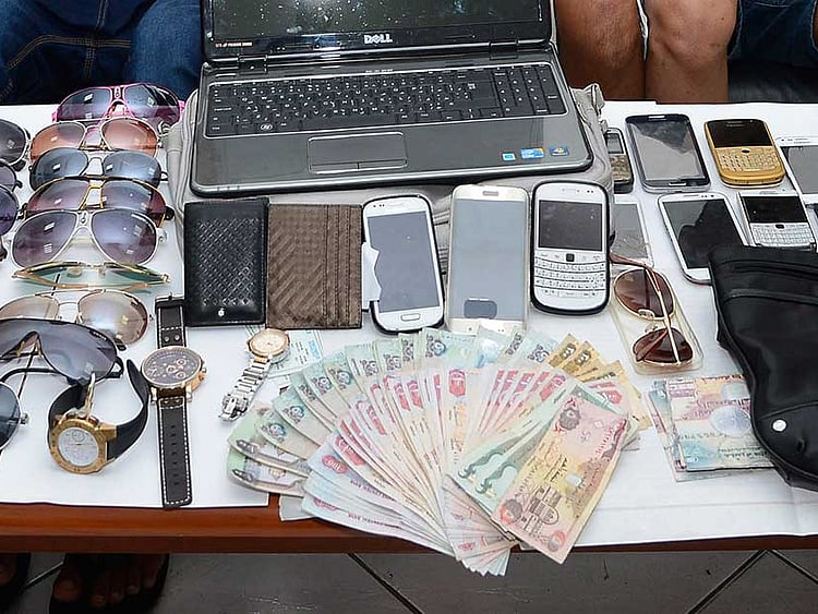 1.1596185-3167729522