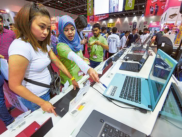 1.1596775-2590020033