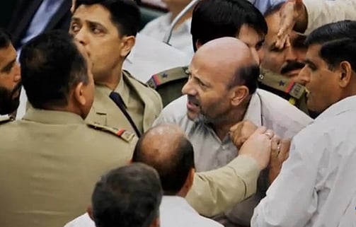 1.1597262-2243153152