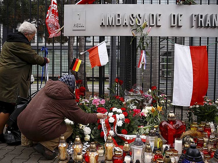 1.1834076-3157376225