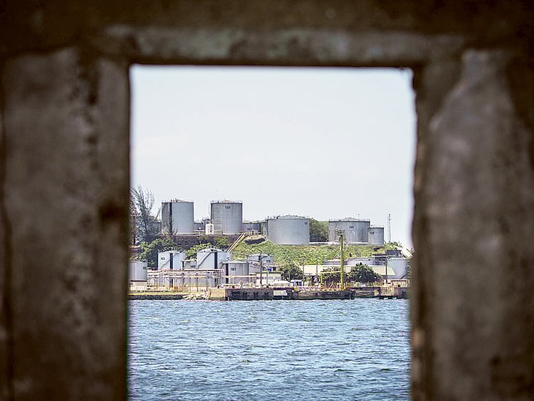 1.1624052-2124525279