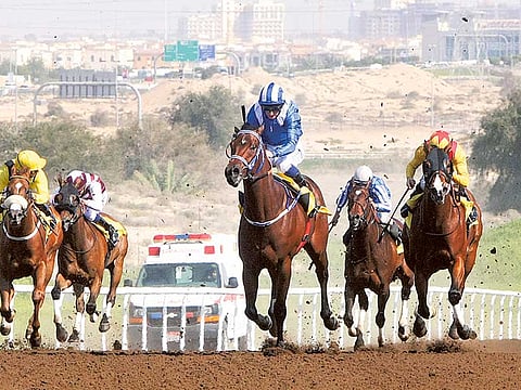 Clint Egbert/Gulf News Archives