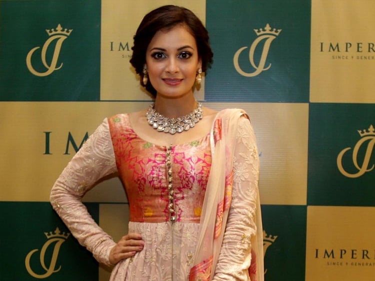 1.1614765-1969738943