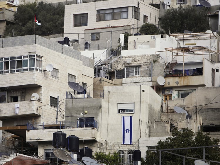 1.1635212-2706424548