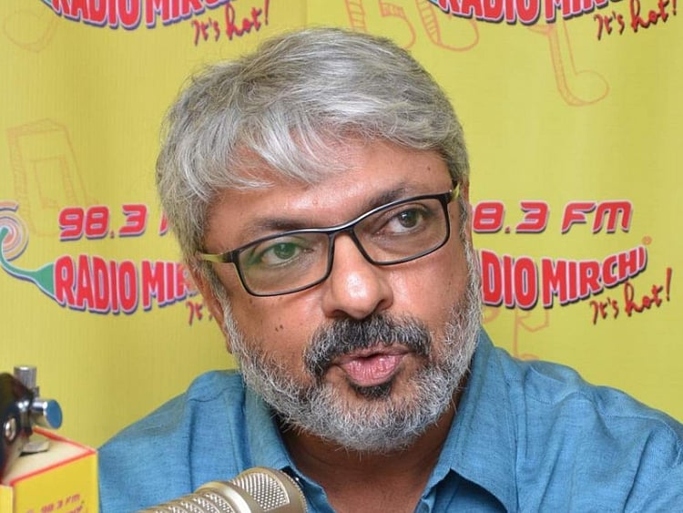 1.1643651-3053960685