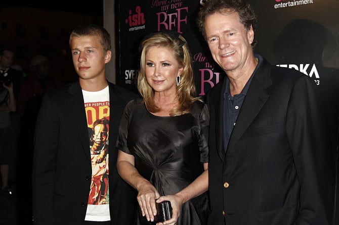 1.1466194-2689102325