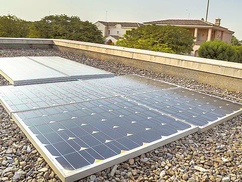 Clint Egbert/Gulf News Archives