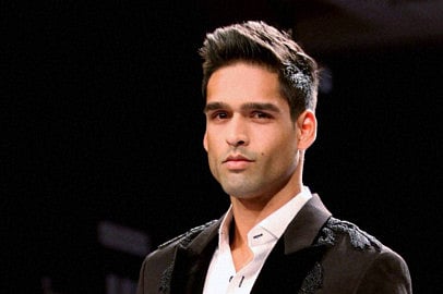 Siddharth Mallya To Study Acting At Prestigious London School | HuffPost  News, image size:1200x798