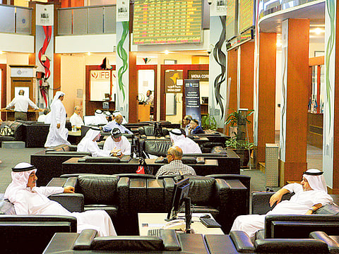 Gulf stocks follow Friday oil rout in early morning trade