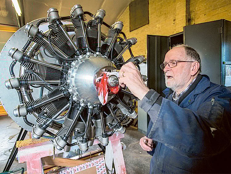 1.1504098-2737274333