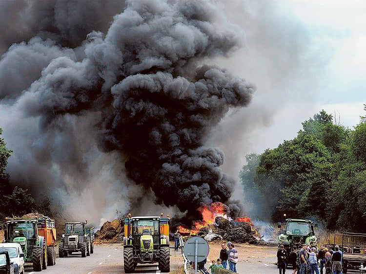 1.1554624-3238695144