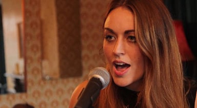 Irish singer Roisin O tours the UAE