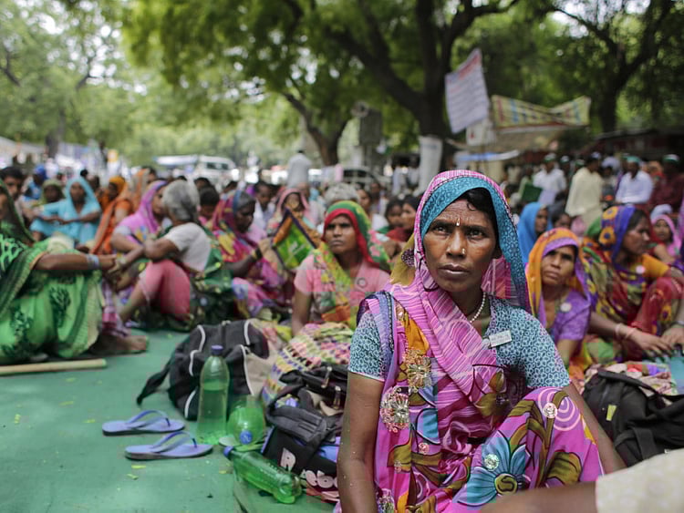 1.1557512-2040739369