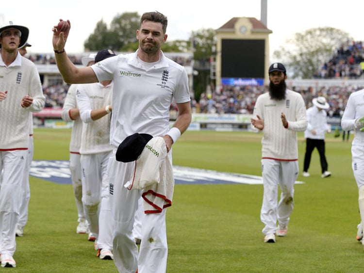 1.1558399-3236800858