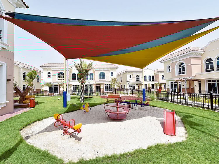 1.1559152-2562436104