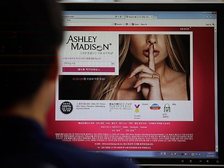 1.1570958-2643601489