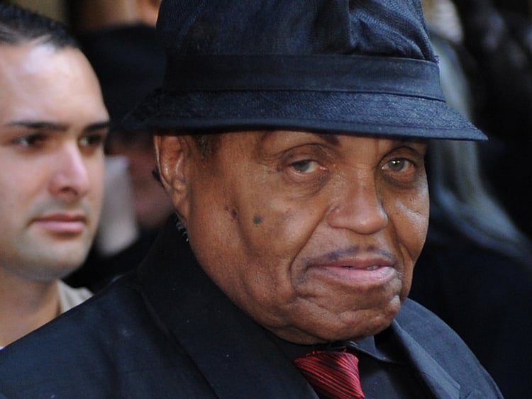 1.1560902-2460146878