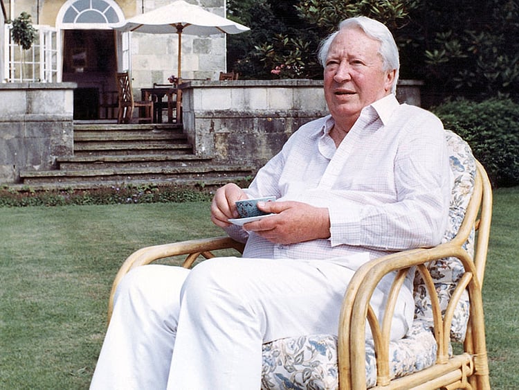 1.1561076-1892620472