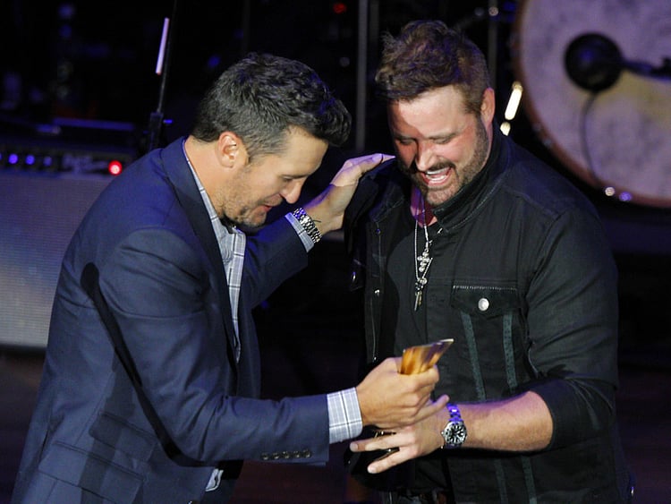 1.1576923-3083363681