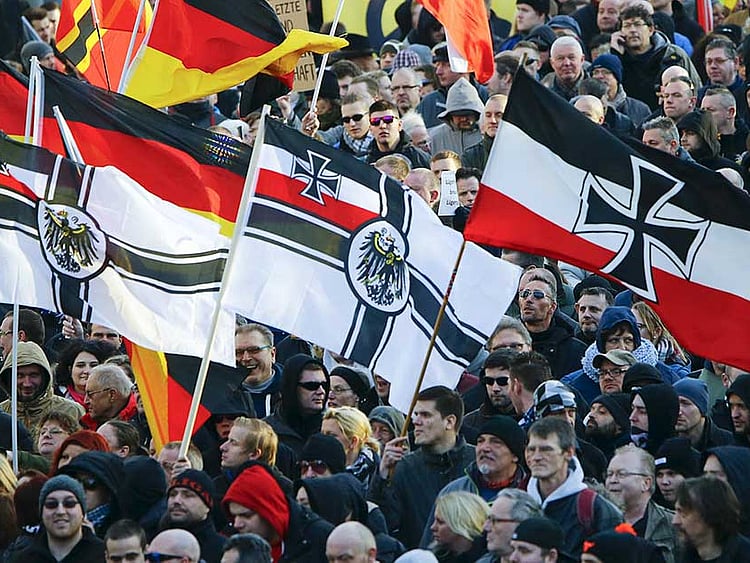 1.1651302-1807617375