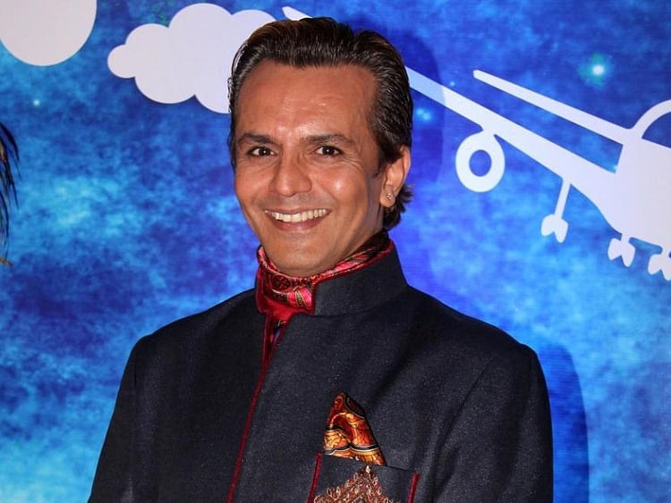 1.1652053-4125398512