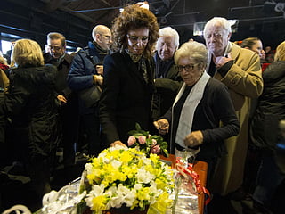 Sophia Loren leads tearful farewell to Ettore Scola