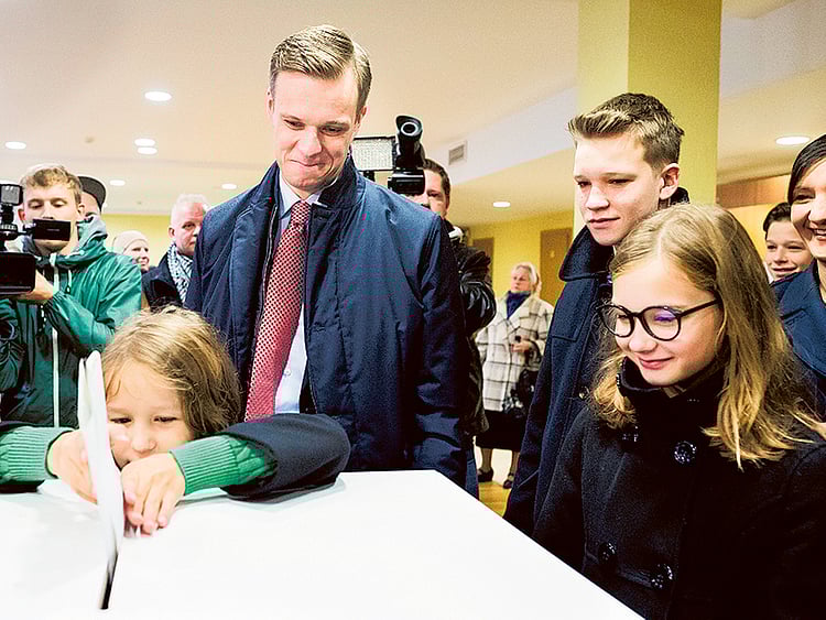 1.1910123-4072536482