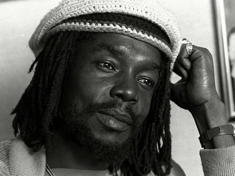 1.1915009-2221235764