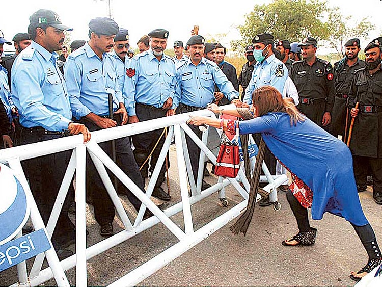 1.1921220-2992906802