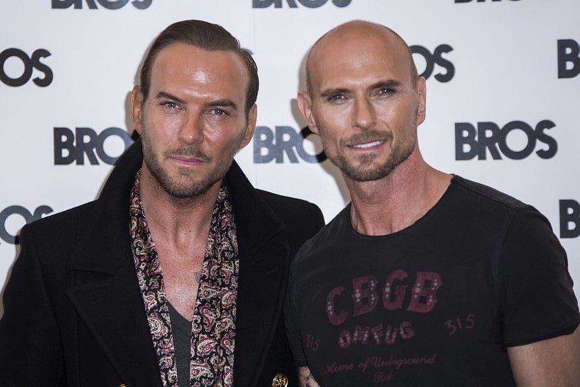 1.1907893-2352030735