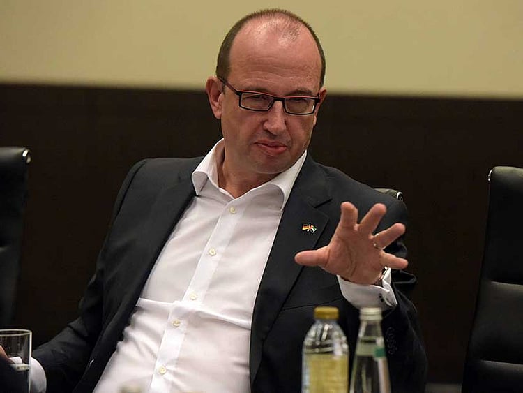 1.1930727-2537661931