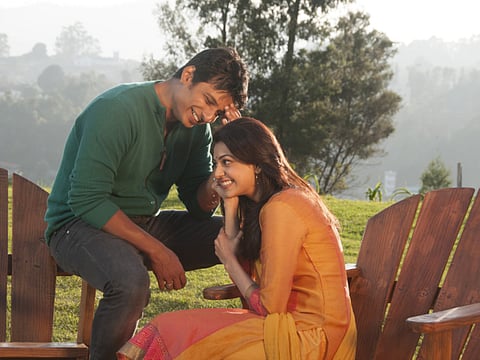 ‘Kavalai Vendam’ film review: Comes with crass jokes, bad humour
