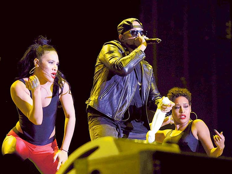 1.1935393-4141062716