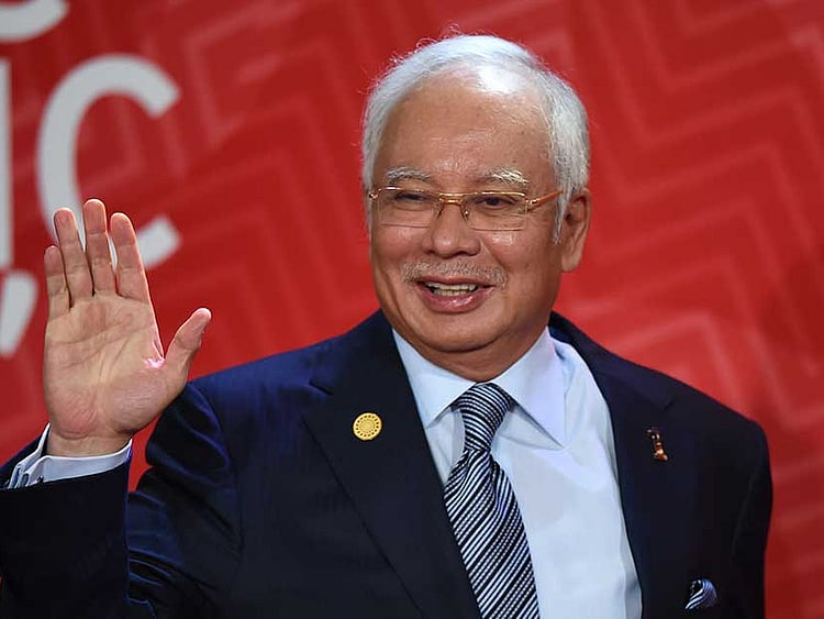 1.1935912-1952619615