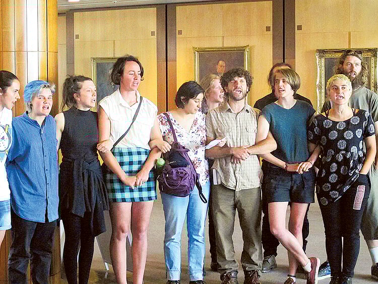 1.1937714-2673976438