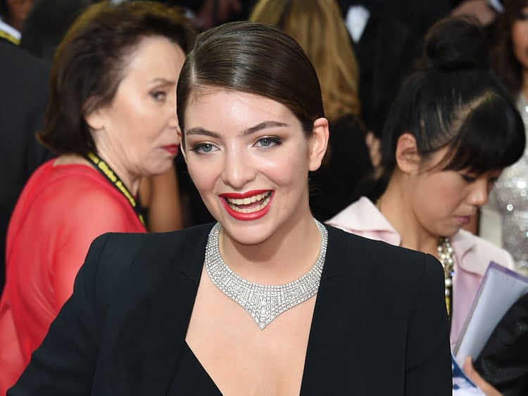 1.1926021-3115441970