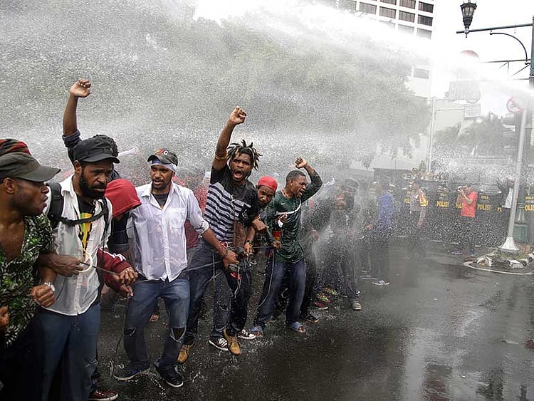 1.1938326-3957018614