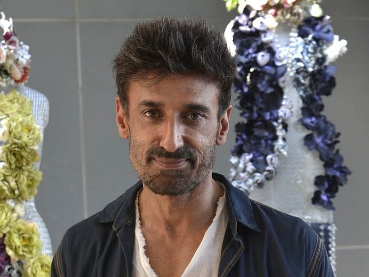 1.1948978-3598828814