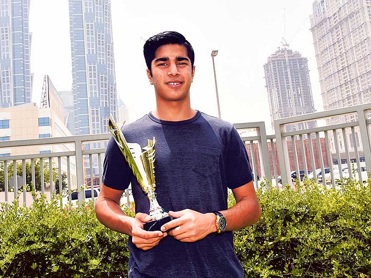 1.1940934-2323845685