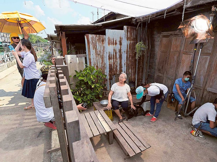 1.1670416-2463768090