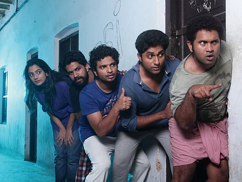 Review: ‘Adi Kapyare Koodamani’