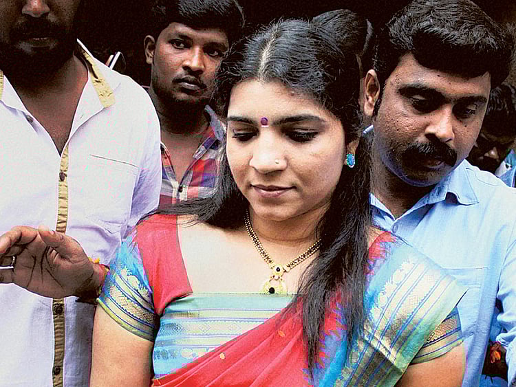 1.1703727-3831814052