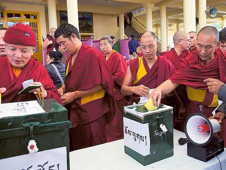 1.1694120-3703843071