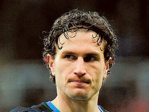 Newcastle’s Janmaat breaks fingers after punching a wall