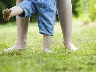 Why kids should go barefoot more