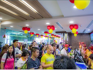 Queues are back as Jollibee  opens biggest Dubai restaurant