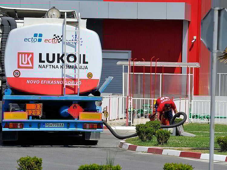 1.1703775-3464974922